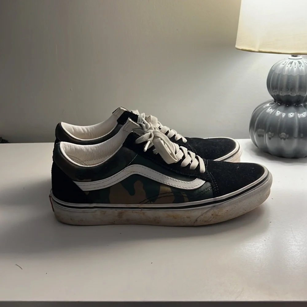 Vans - Picture 2 of 3